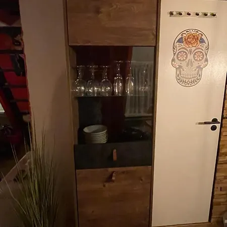 Chalet Rustig Gelegen, Comfortabele En Gerenoveerde Tiny House Op Wandelafstand